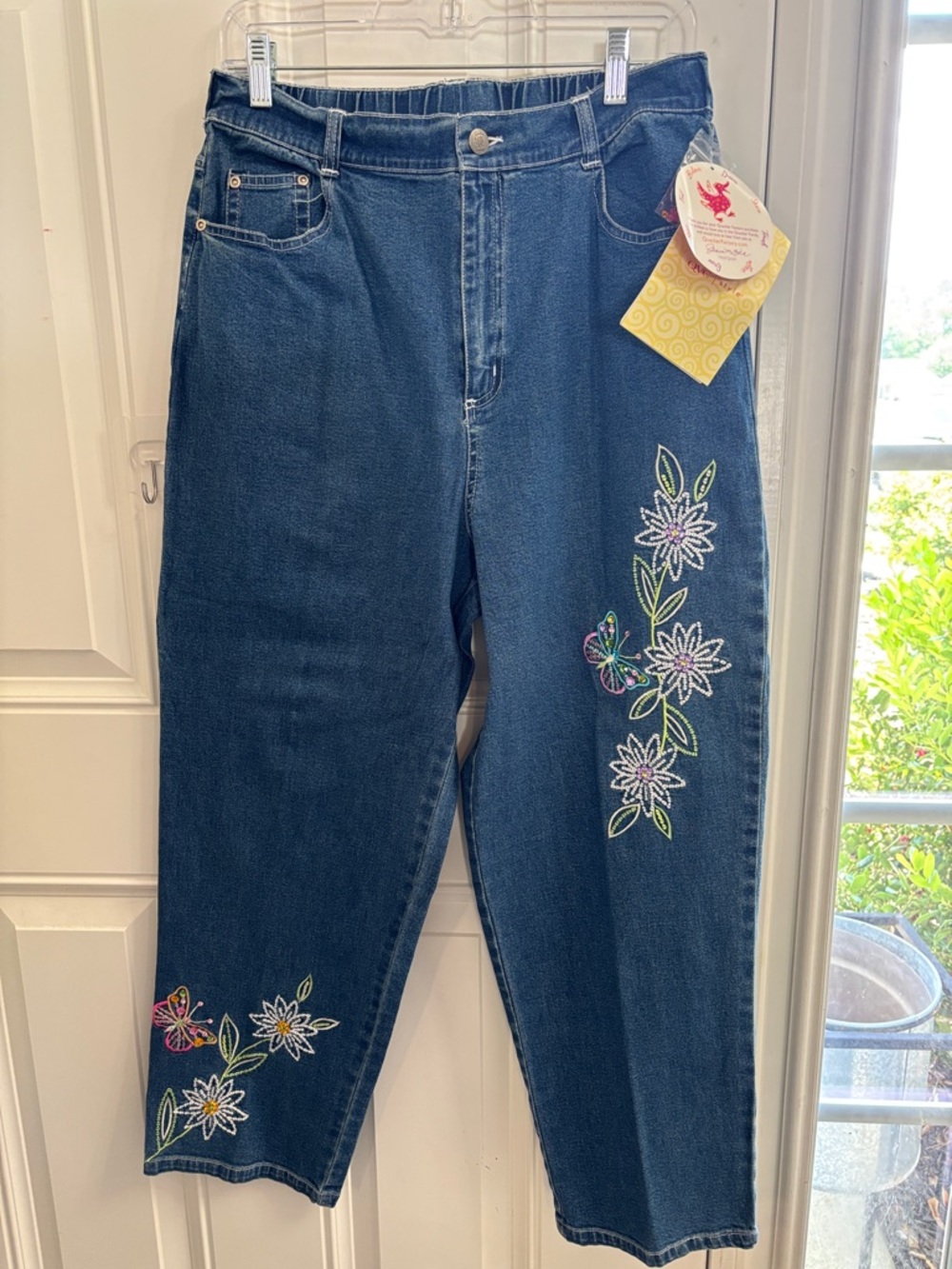 Quacker Factory Straight Leg Jeans with Embroidery Size L New with Tags